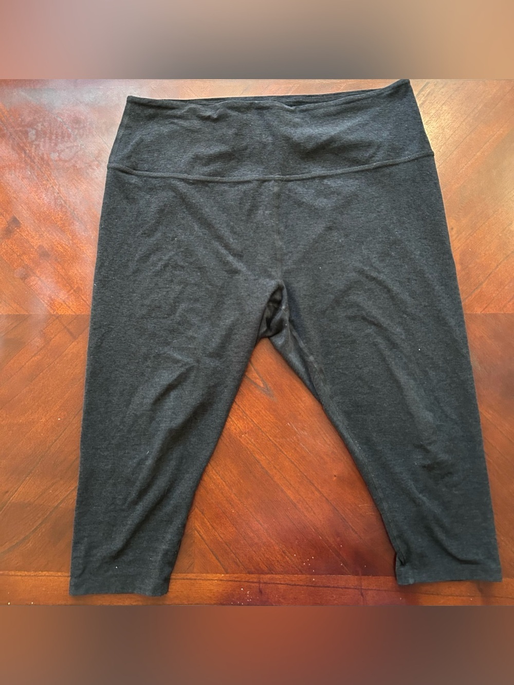 Beyond Yoga Plus-Size High-Rise Capri Leggings - Dark Charcoal size 3X - Picture 2 of 7
